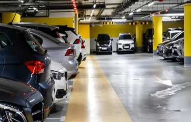 Imagem: O depósito possui 5 Vagas na garagem e está localizado em