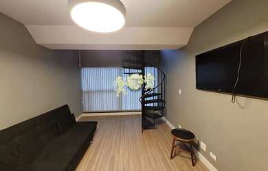 Imagem: O studio para alugar possui 1 Dormitório, 1 Banheiro, 1 Vaga