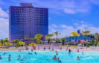 Imagem: O apartamento possui 1 Dormitório, Acomodam 4 pessoas, 1 Vaga