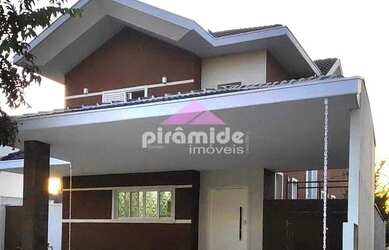 Imagem: A casa possui 3 Dormitórios, 5 Banheiros, 4 Vagas na garagem