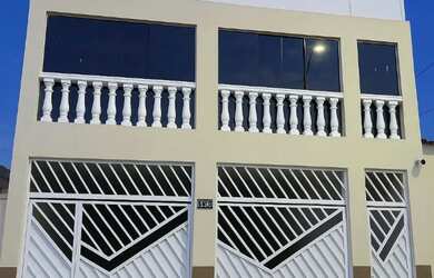 Imagem: A casa possui 4 Dormitórios, 4 Banheiros, 2 Vagas na garagem