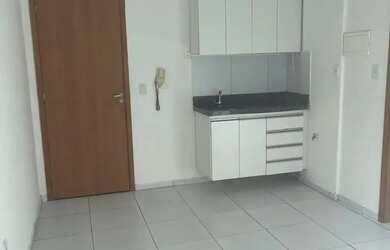 Imagem: O apartamento possui 1 Dormitório, 1 Banheiro, 1 Vaga na garagem