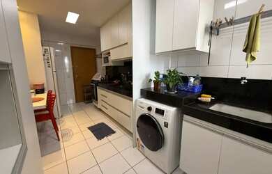 Imagem: O apartamento possui 3 Dormitórios, 2 Banheiros, 2 Vagas na