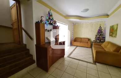 Imagem: A casa à venda possui 4 Dormitórios, 3 Banheiros, 3 Vagas