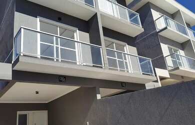 Imagem: A casa em condomínio possui 3 Dormitórios, 2 Banheiros, 4