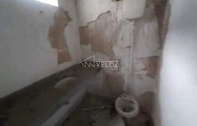 Imagem: O depósito possui 576m² de Área e está localizado em Catete