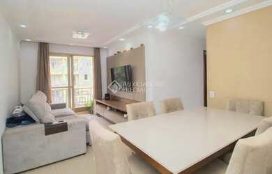 Imagem: O apartamento possui 3 Dormitórios, 1 Banheiro, 1 Vaga na garagem