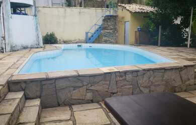 Imagem: Casa para aluguel com piscina e campo futebol com 8 quartos