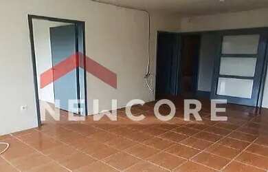 Imagem: A casa possui 4 Dormitórios, 3 Banheiros, 3 Vagas na garagem