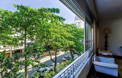 Imagem: O apartamento possui 4 Dormitórios, 4 Banheiros, 2 Vagas na