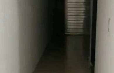 Imagem: A casa possui 2 Dormitórios, 2 Banheiros, 1 Vaga na garagem