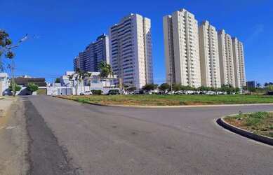 Imagem: O terreno possui 360m² de Área e está localizado em Village