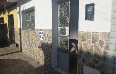 Imagem: A casa possui 2 Dormitórios, 1 Banheiro e está localizado