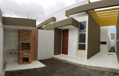 Imagem: A casa possui 3 Dormitórios, 3 Banheiros, 2 Vagas na garagem