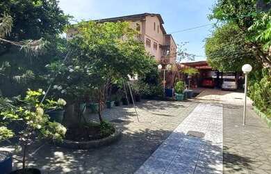 Imagem: A casa em condomínio possui 4 Dormitórios, 2 Banheiros, 4