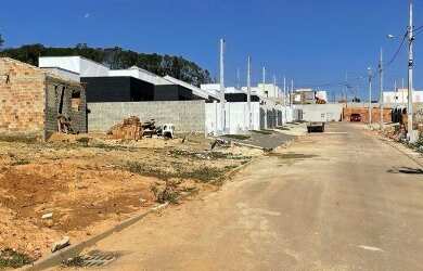 Imagem: O terreno possui 108m² de Área e está localizado em Estados