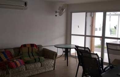 Imagem 8: casa frente para o mar com piscina