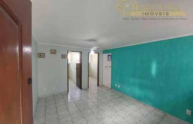 Imagem: O apartamento possui 3 Dormitórios, 1 Banheiro, 1 Vaga na garagem