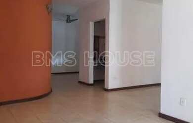 Imagem: A casa possui 4 Dormitórios, 5 Banheiros, 5 Vagas na garagem