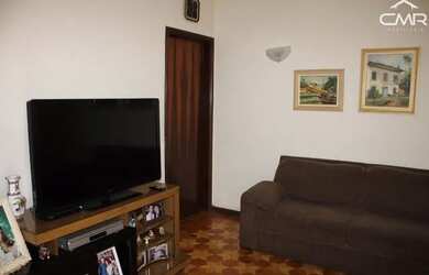 Imagem: A casa possui 3 Dormitórios, 2 Banheiros, 1 Vaga na garagem