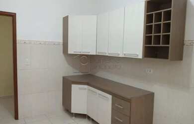 Imagem 9: Casa Padrão em Jundiaí. Varanda, Área de serviço, 104m² de Áreae2...