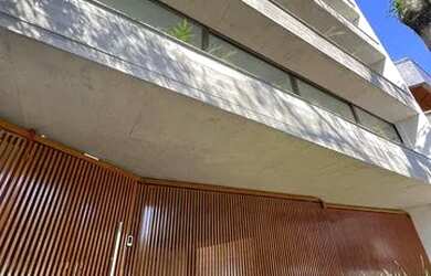 Imagem: O apartamento possui 2 Dormitórios, 1 Banheiro, 2 Vagas na