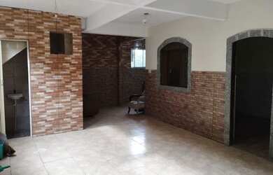 Imagem: A casa possui 3 Dormitórios, 3 Banheiros, 120m² de Área e