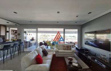 Imagem: O apartamento possui 4 Dormitórios, 5 Banheiros, 4 Vagas na