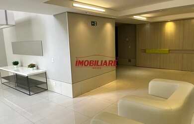 Imagem: O apartamento possui 2 Dormitórios, 1 Banheiro, 2 Vagas na