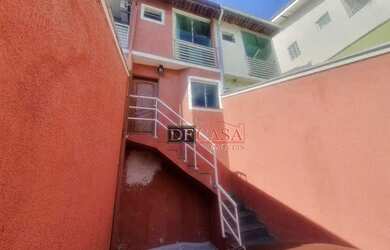 Imagem: A casa possui 3 Dormitórios, 1 Banheiro, 2 Vagas na garagem