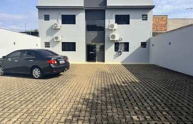 Imagem: A casa possui 1 Dormitório, 1 Banheiro, 1 Vaga na garagem e