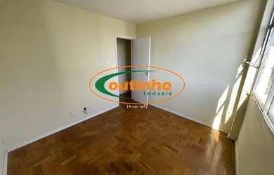 Imagem: O apartamento possui 2 Dormitórios, 2 Banheiros, 62m² de Área