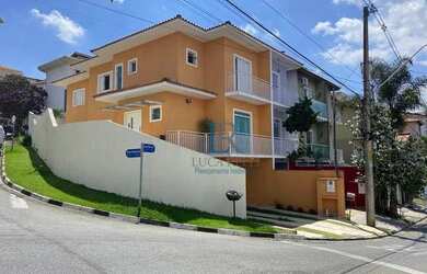 Imagem: A casa em condomínio possui 3 Dormitórios, 3 Banheiros, 4