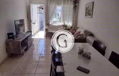 Imagem: A casa possui 2 Dormitórios, 2 Banheiros, 2 Vagas na garagem