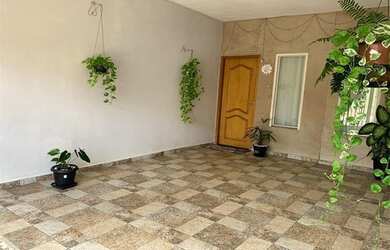 Imagem: A casa possui 2 Dormitórios e está localizado em Balneário