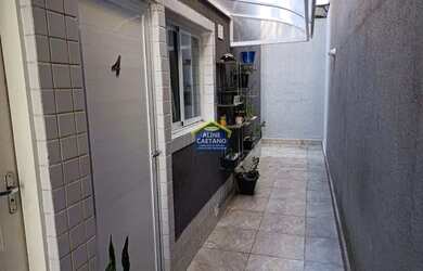 Imagem: A casa possui 2 Dormitórios, 1 Banheiro, 1 Vaga na garagem