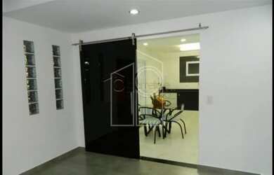 Imagem 4: Casa Padrão em Jundiaí. Churrasqueira, Ar-condicionado, Guarda roupae383m²...