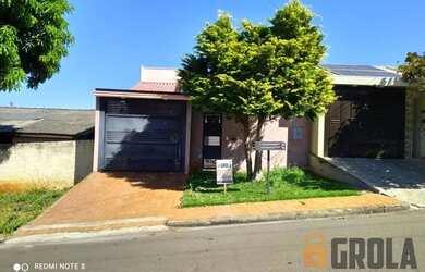 Imagem: A casa possui 2 Dormitórios, 1 Banheiro, 1 Vaga na garagem