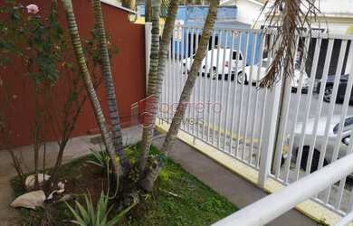 Imagem: O depósito possui 5 Vagas na garagem, 210m² de Área e está