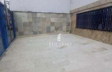 Imagem: A casa possui 4 Dormitórios, 3 Banheiros, 5 Vagas na garagem