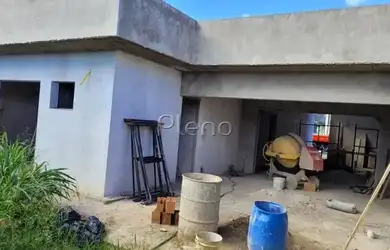 Imagem: A casa em condomínio possui 3 Dormitórios, 2 Banheiros, 4