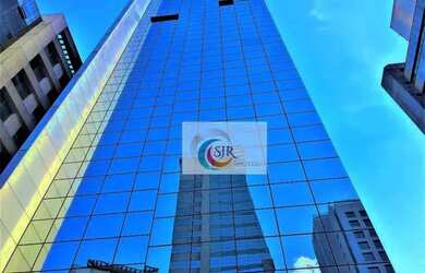 Imagem: O depósito possui 5 Vagas na garagem e 385m² de Área e está