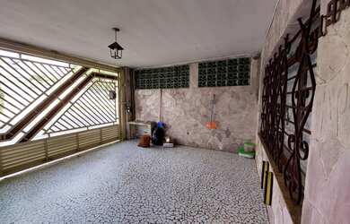 Imagem: A casa possui 3 Dormitórios, 4 Banheiros, 2 Vagas na garagem