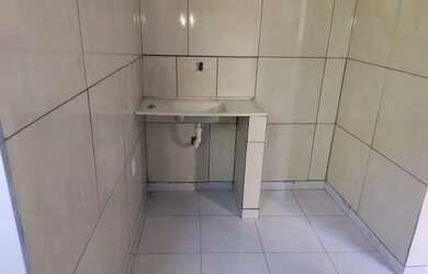 Imagem: A casa possui 1 Dormitório, 1 Banheiro e está localizado