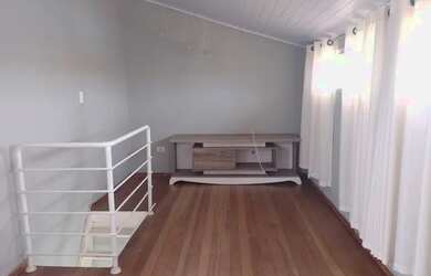 Imagem: A casa possui 4 Dormitórios, 2 Banheiros, 4 Vagas na garagem