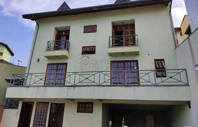 Imagem 2: Casa Sobrado em Jundiaí. Piscina, Varanda, Guarda roupaeLareira