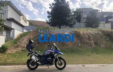 Imagem: O terreno possui 420m² de Área e está localizado em Tamboré