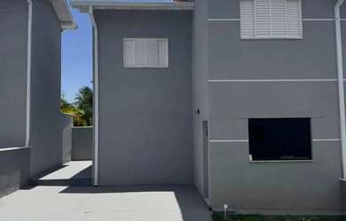 Imagem: A casa em condomínio possui 2 Dormitórios, 2 Banheiros, 1