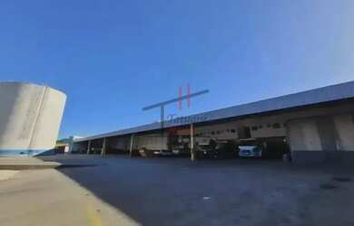 Imagem: O depósito possui 5 Vagas na garagem, 2.200m² de Área e