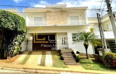 Imagem: A casa em condomínio possui 3 Dormitórios, 1 Banheiro, 2 Vagas